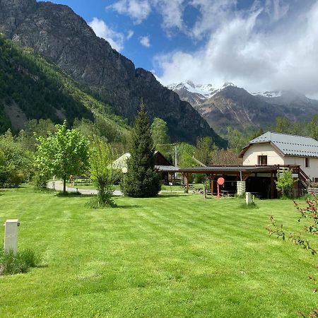 Ferme Noemie Villa Le Bourg-dʼOisans Kültér fotó