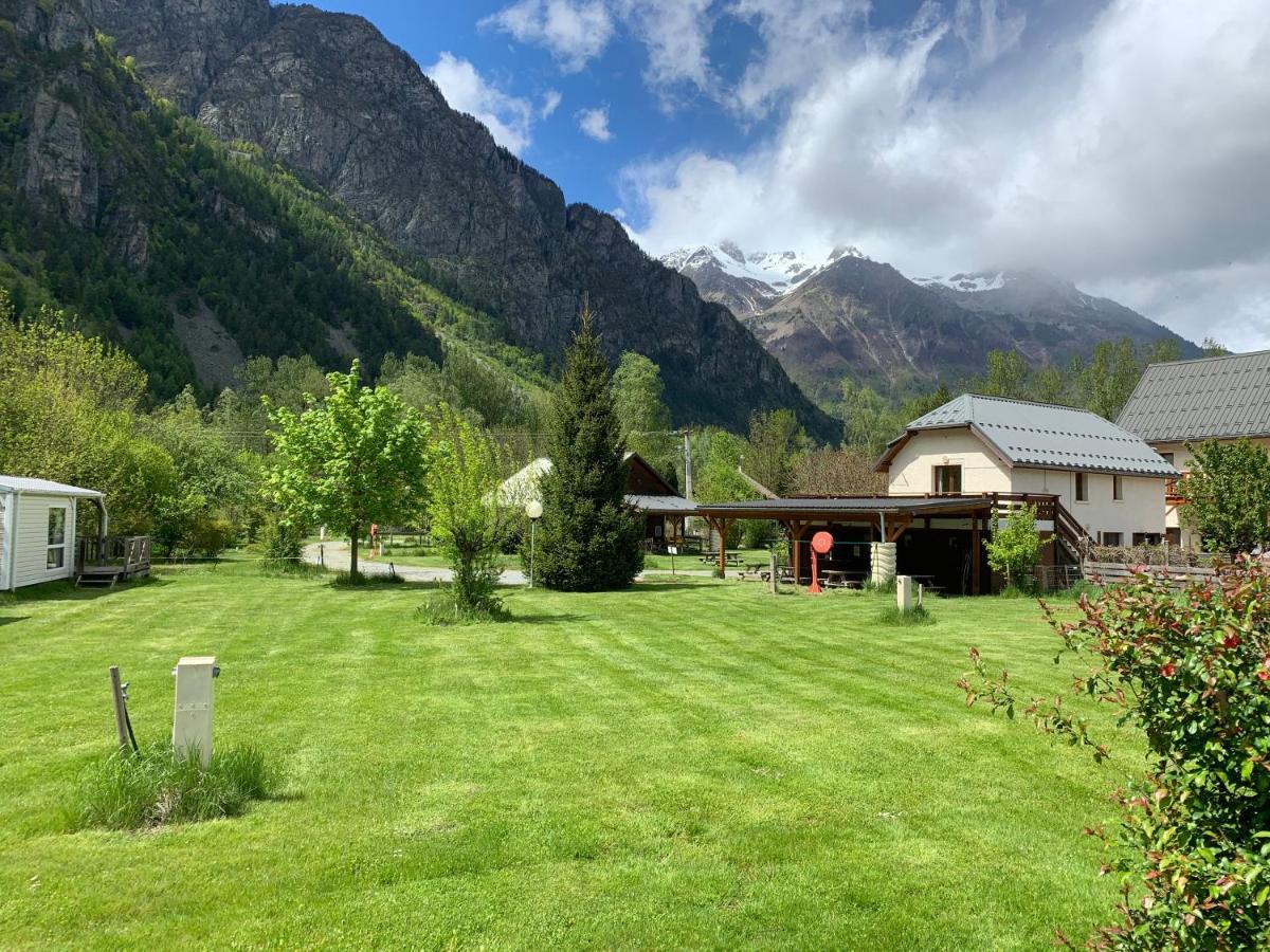 Ferme Noemie Villa Le Bourg-dʼOisans Kültér fotó
